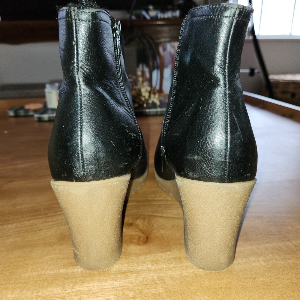 Elegant Black Leather Wedge Preppy  Ankle Boots - Picture 4 of 9